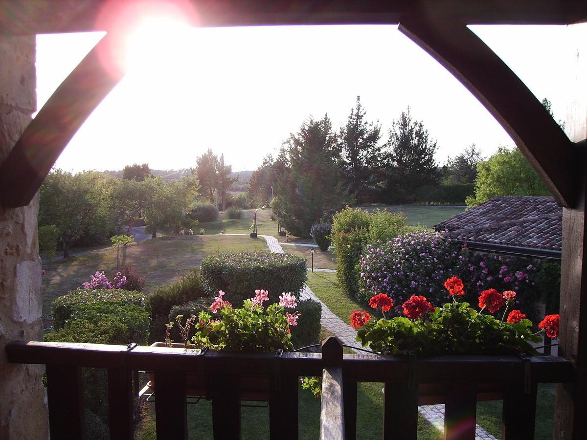 Hotel Au Jardin Fleuri Bosset Exteriér fotografie