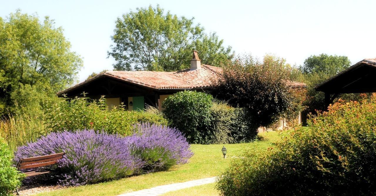 Hotel Au Jardin Fleuri Bosset Exteriér fotografie
